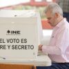 Vota gobernador en Atapaneo