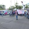 Bloquean transportistas circulación en Casa Michoacán
