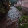 Daños en 40 viviendas y cinco vehículos por desbordamiento de arroyo en Ecuandureo