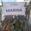 Marinos aseguran cámaras parásitas, uniformes apócrifos, cartuchos y una moto; hay un detenido