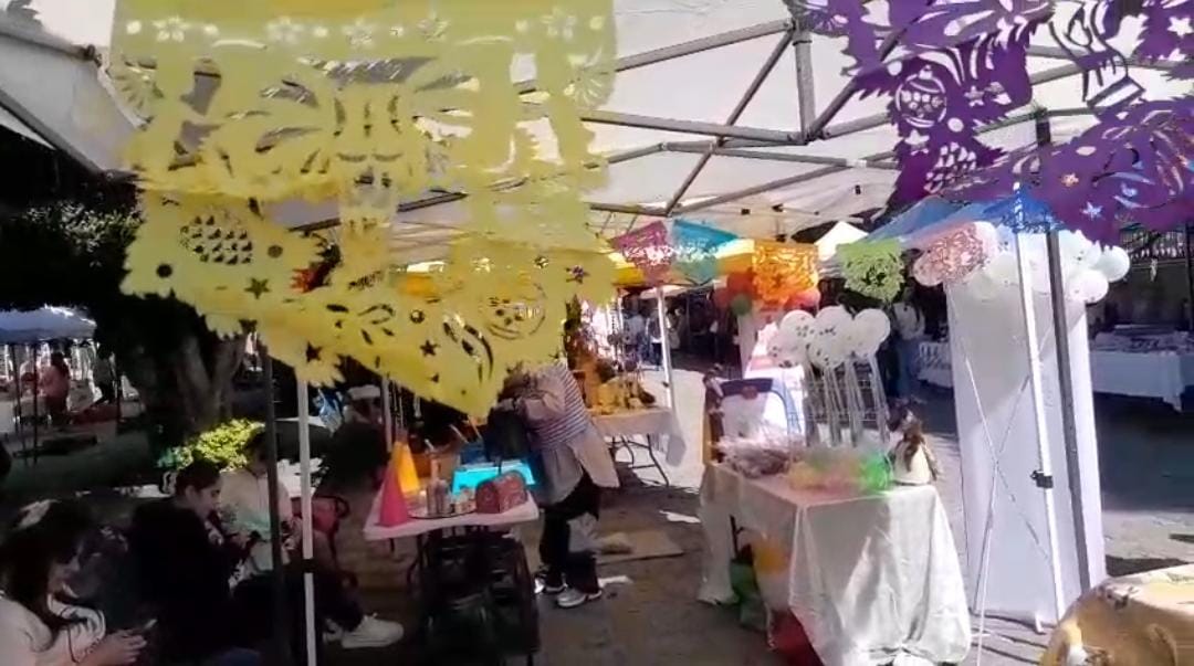 Instalan bazar «Todas Brillamos» edición navideña, en apoyo a mujeres emprendedoras y promoviendo el consumo local