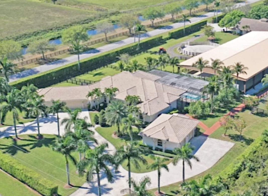 Álvarez Puga cede propiedad a un ex funcionario de Silvano Aureoles