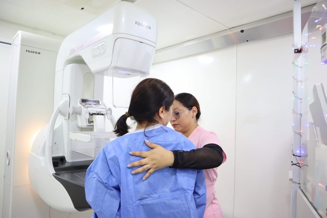 Invitan a mujeres a realizarse su chequeo médico anual