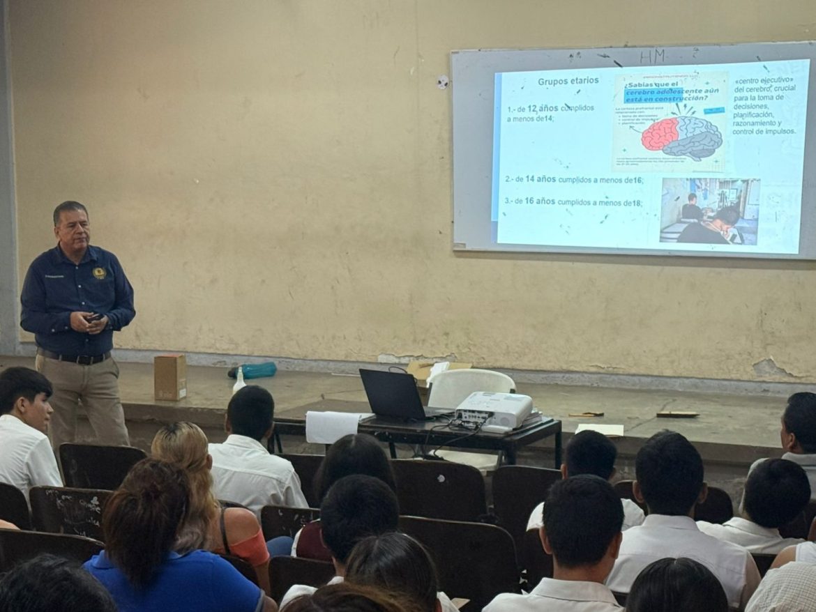En Lázaro Cárdenas, FGE fortalecer acciones preventivas con estudiantes y sus familias