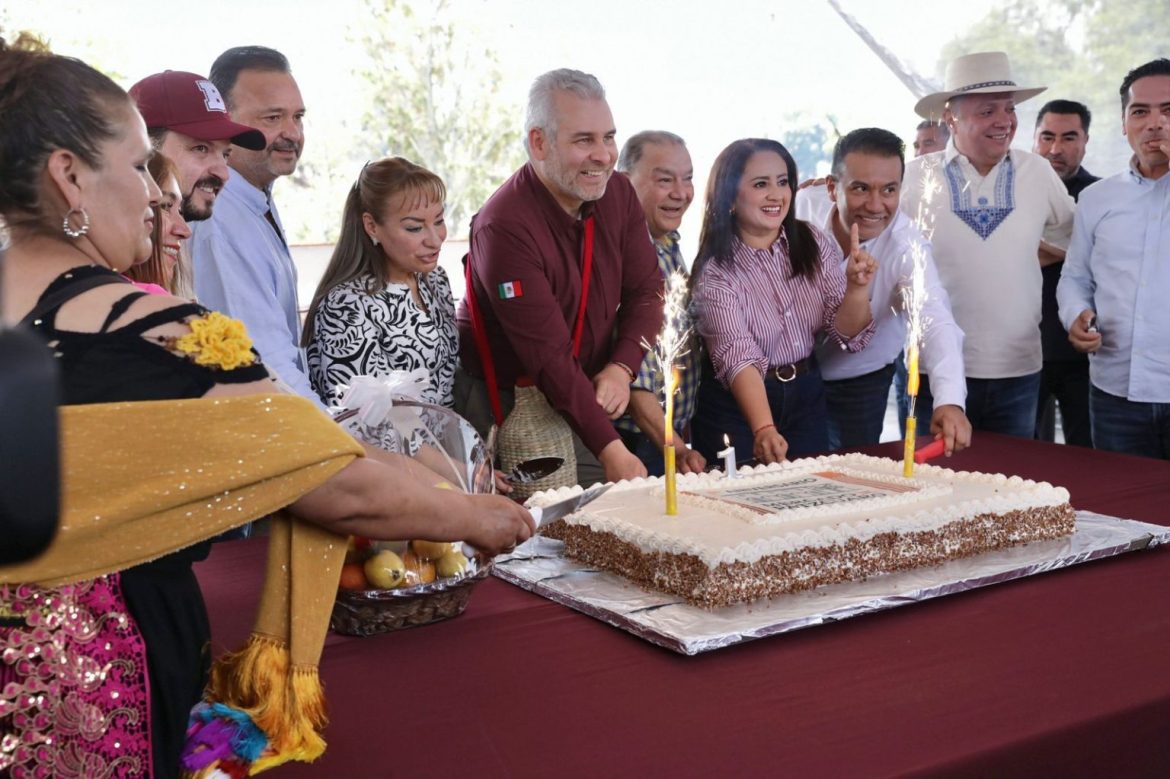 A un año de su apertura, mercado de Pátzcuaro es pilar turístico y comercial de la región: Bedolla