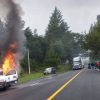 Comuneros queman patrulla en bloqueo de Pomacuarán