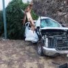 Choque de camioneta contra árbol deja dos heridos en la carretera Morelia-Mil Cumbres