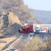 Tráiler se accidenta en autopista Siglo XXI, no hay víctimas