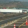 Volcadura de tráiler deja un muerto y un herido en la región de Copándaro