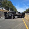 Vuelca camión de carga cerca de la caseta de Panindícuaro, en la autopista México–Guadalajara