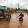 Sábado de emergencia en Lázaro Cárdenas tras el paso de la tormenta “Dalila”