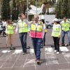 Bedolla firma iniciativa para que compraventa de motos incluya casco certificado