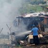 Incendio consume humilde vivienda en Apatzingán