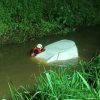 Cae vehículo al Río Grande de Morelia, una persona queda herida