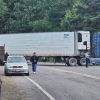 Bloquean carretera Uruapan-Los Reyes tras detención de Jefe de Tenencia en San Lorenzo