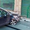 Auto choca contra un inmueble en el Centro Histórico de Morelia