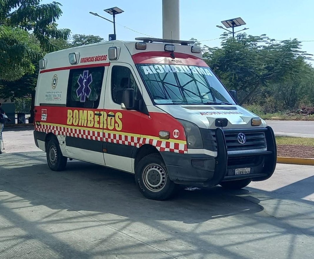 Hombre es herido con arma blanca en Apatzingán; paramédicos logran salvarle la vida