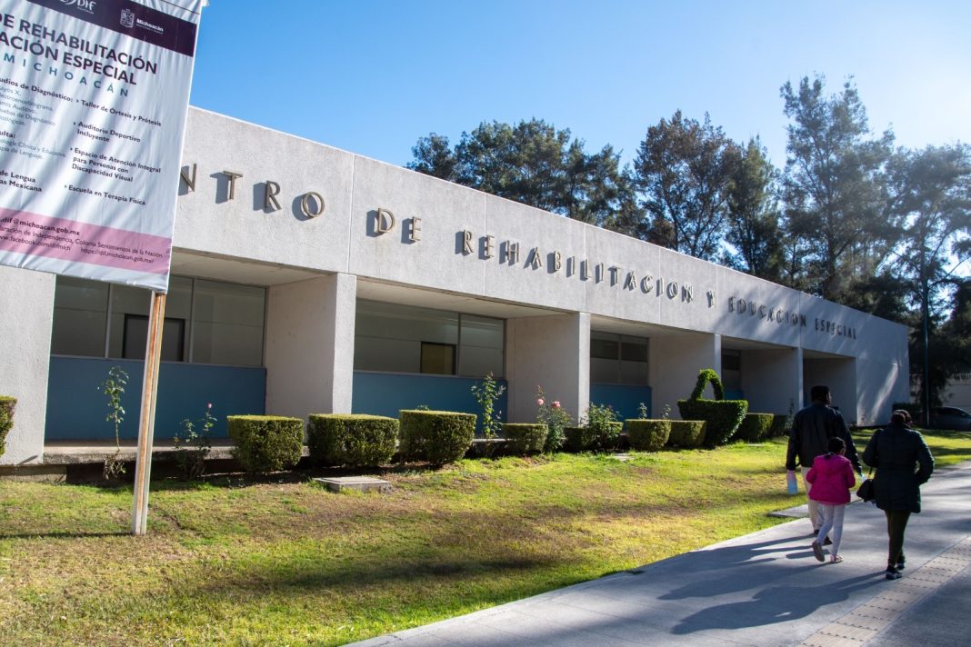 DIF Michoacán garantiza atención especializada a personas con discapacidad