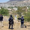 Hallan cadáver masculino parcialmente sepultado en los límites de Charo y Morelia