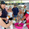 Mujeres pescadoras de Lázaro Cárdenas se profesionalizan para dar mayor valor comercial a su producción