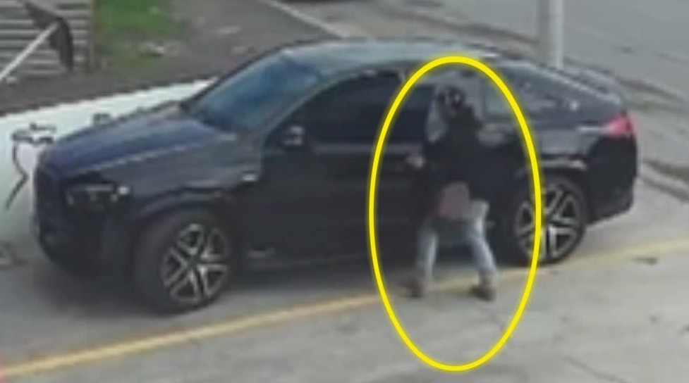 Recuperan en Indaparapeo camioneta Mercedes-Benz robada con violencia en Morelia