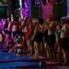 Entre luces neón y música, “Glow Swim” conquista a nadadores en Morelia