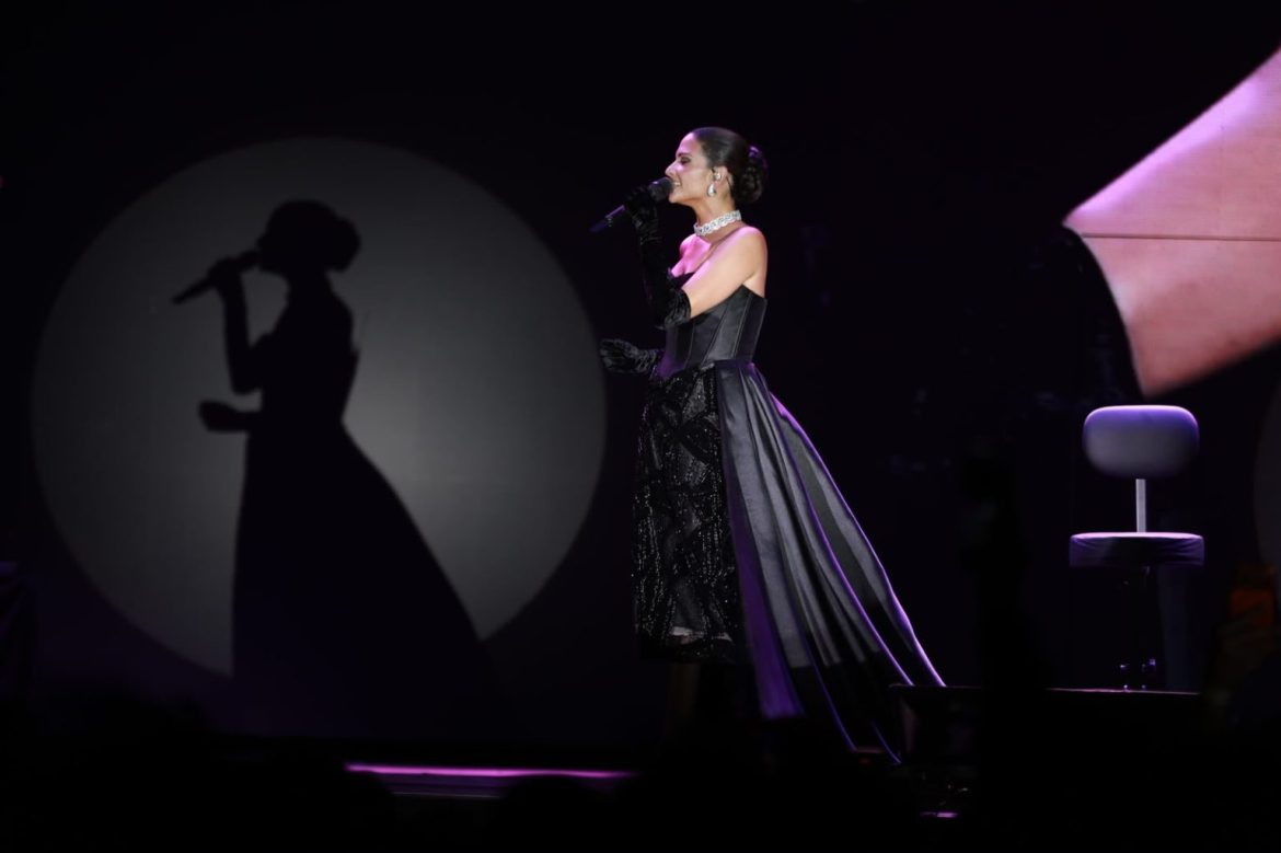 Natalia Jiménez estremece al Palacio del Arte en el cierre de conciertos del Jalo Futbolero