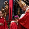 Impone Papa León XIV palio arzobispal a Arzobispo de Morelia en la Basílica de San Pedro
