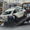 Tractocamiones chocan auto y lo proyectan contra muro divisorio en Morelia