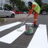 Realizan mantenimiento permanente de señalización en la ciudad