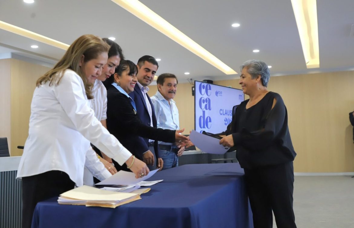 DIF Morelia impulsa el desarrollo comunitario con 487 egresados de los CECADES
