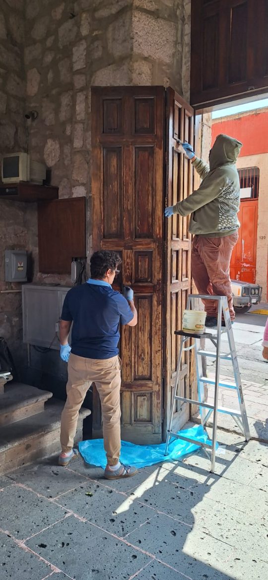 Inicia segunda etapa de restauración de portones y elementos de madera del Centro Histórico de Morelia