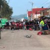 Brutal choque entre camionetas deja un muerto y 5 heridos, en Uruapan