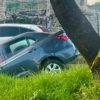 Automóvil cae a excavación de las obras del Morebús en Morelia
