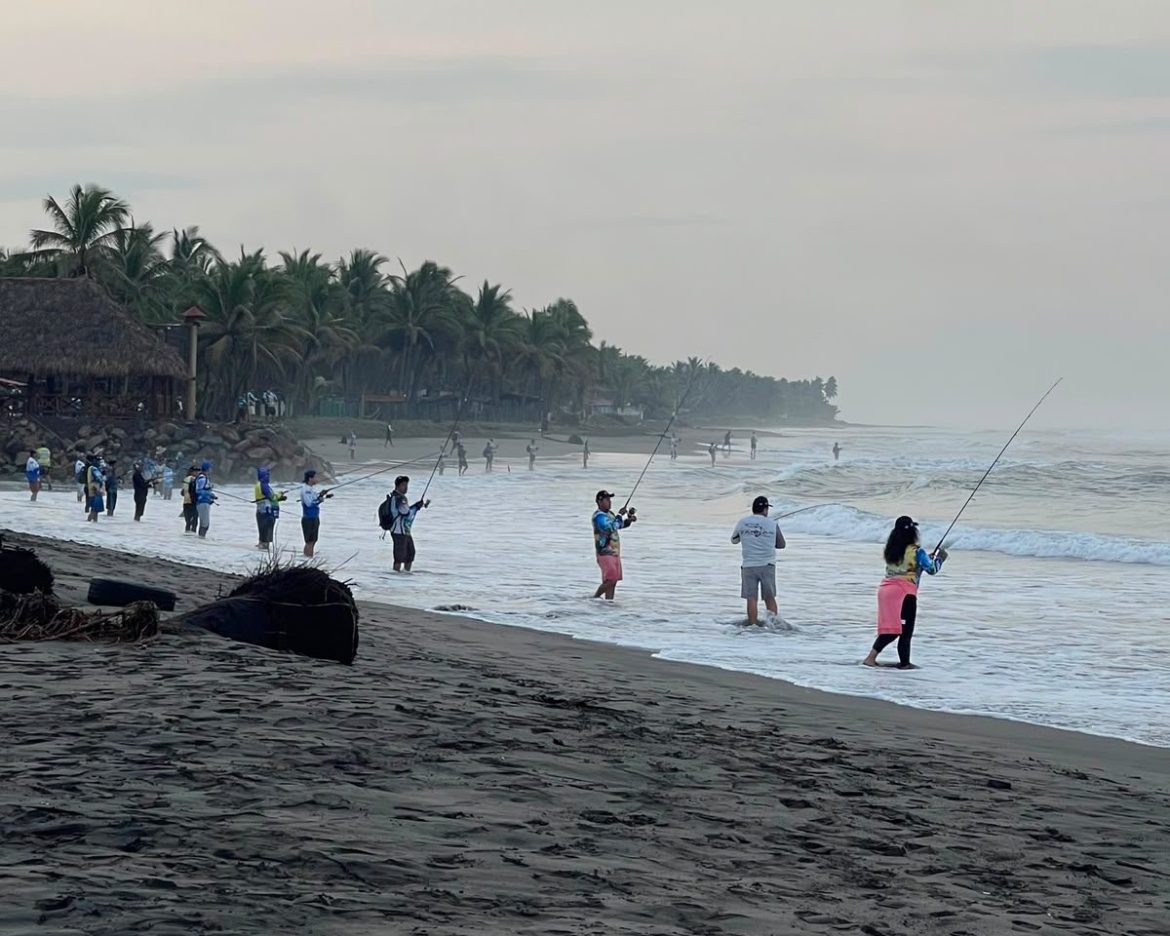 Con éxito concluyó torneo de pesca deportiva en Lázaro Cárdenas