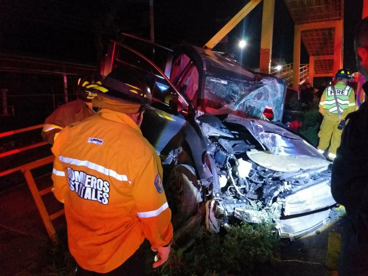 Muere una persona en accidente vehicular sobre la Morelia-Salamanca