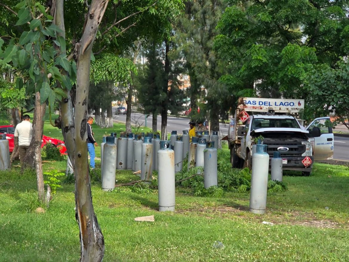 Dos choques múltiples generan caos vial en el Periférico de Morelia