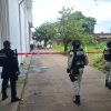 Ejecutan a un hombre y abandonan su cuerpo en la batea de una camioneta en Uruapan