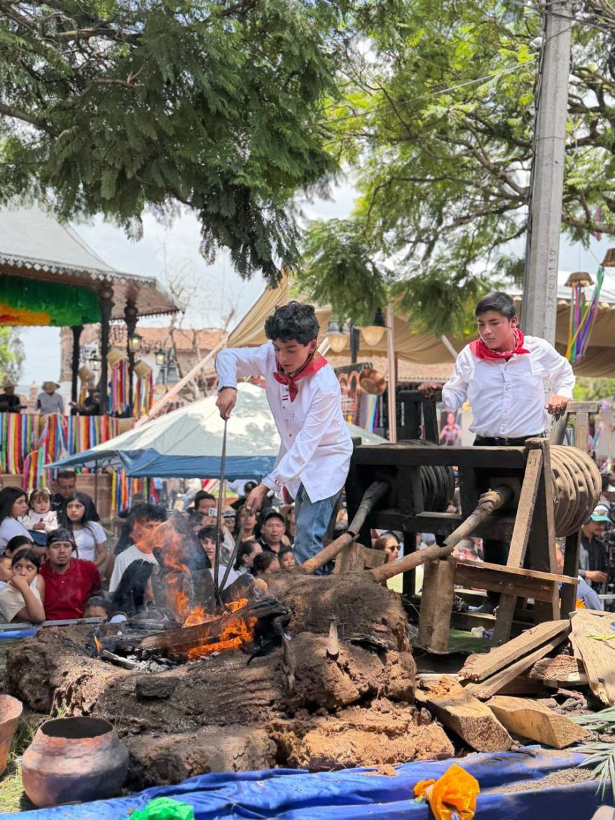 Cobre martillado, cultura y tradición reúnen a visitantes en Santa Clara del Cobre