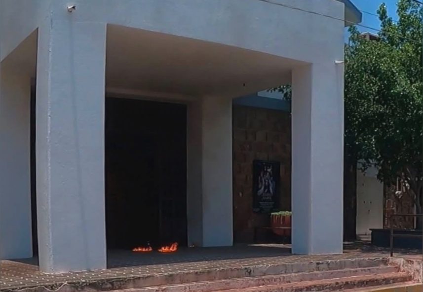 Intenta individuo incendiar capilla de Fátima en Apatzingán; aseguró que estaba “embrujada”