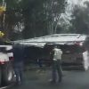 Vuelca camión limonero en la carretera Morelia-Pátzcuaro