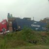 Tráiler queda atravesado en la Morelia-Maravatío; no hubo lesionados