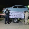 Policías detienen a hombre en posesión de auto robado, en Huetamo