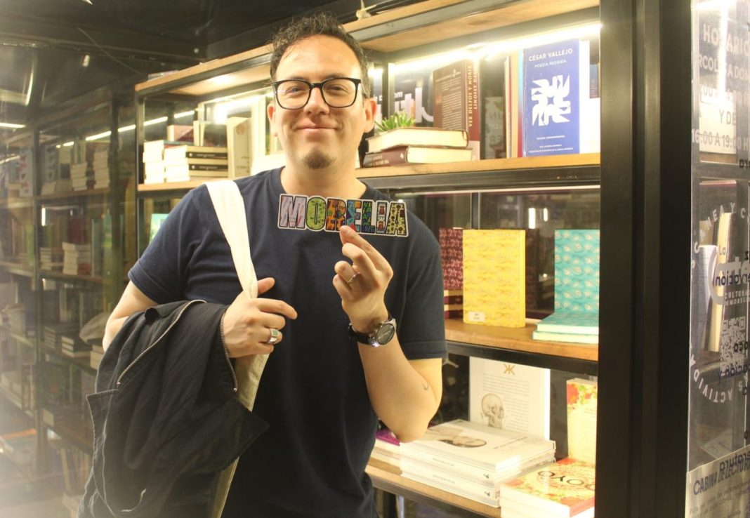 Adrián Chávez conquista al público de la 5ta Fillm y reconoce Cabinas de Lectura ‘Morelia se Lee’