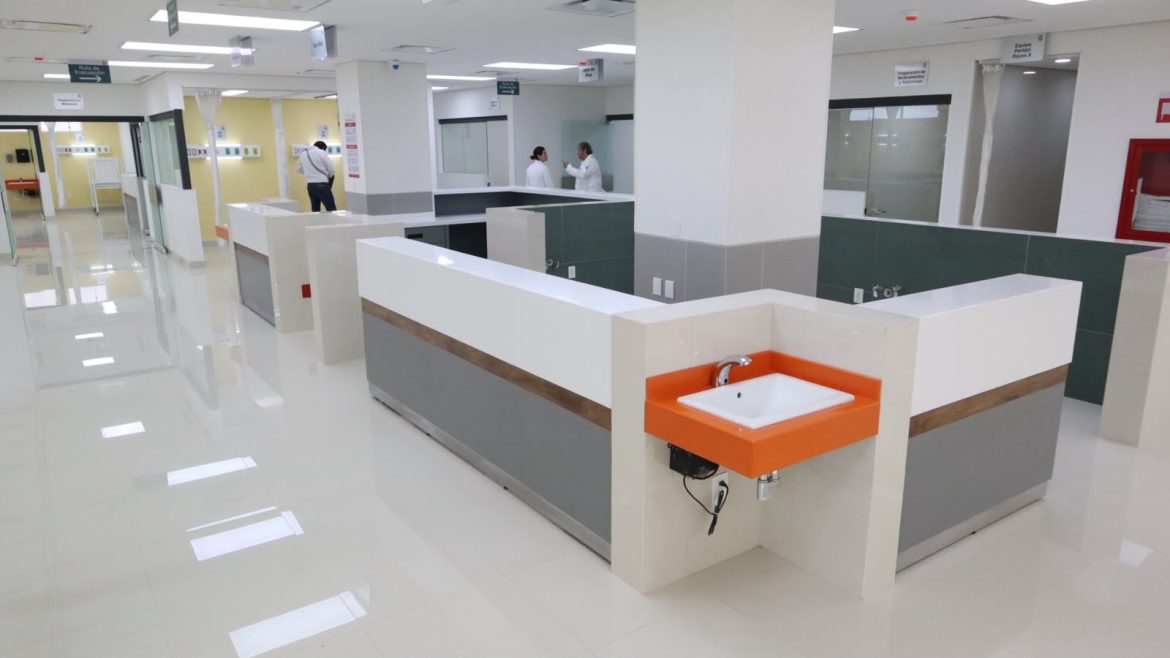 Entrega IMSS Michoacán rehabilitación integral del Hospital General No. 12 en Lázaro Cárdenas