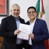 Designa Bedolla a Héctor Benítez como coordinador de Relaciones Públicas, Protocolo y Giras