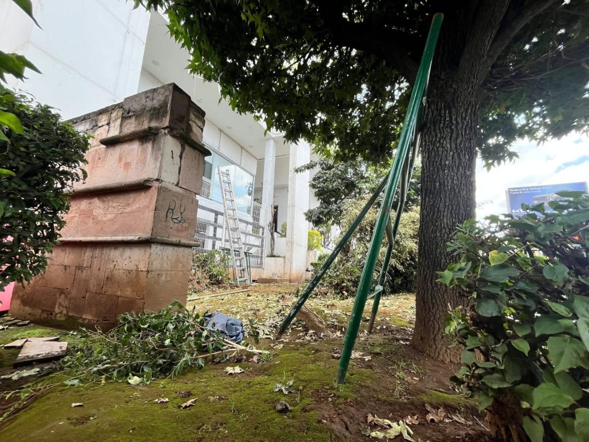 Caída de andamio deja tres obreros lesionados afuera de un Banco Santander en Morelia