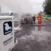 Camión de empresa de valores se accidenta e incendia, en la autopista Siglo XXI