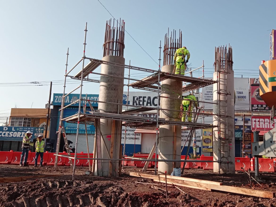 Construcción del distribuidor La Rinconada en Zamora, con 15 % de avance: Bedolla