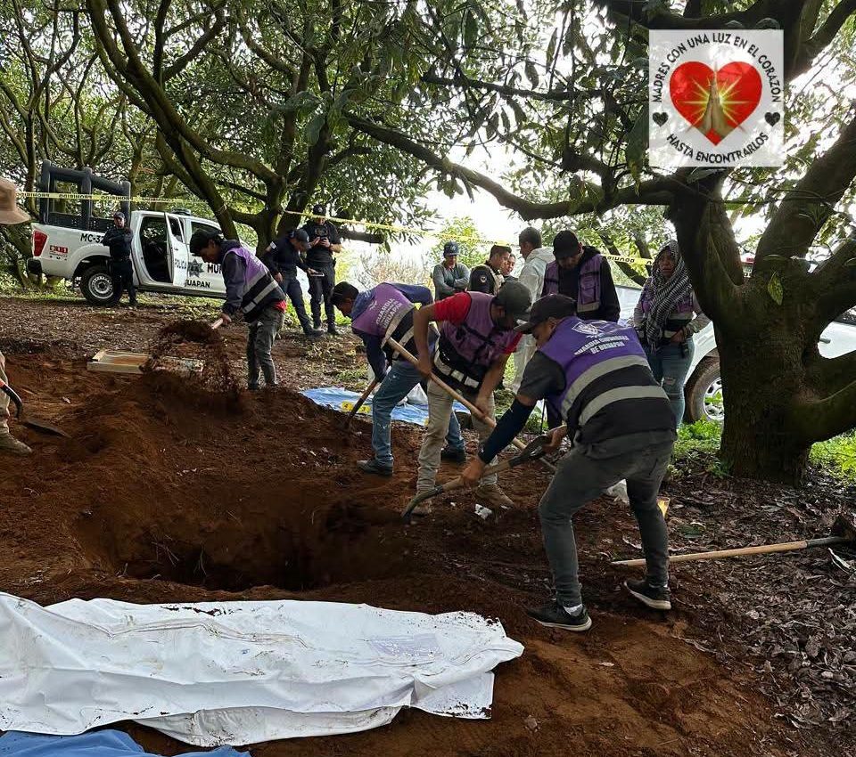 Localizan osamenta humana en una fosa de Cutzato, al sur de Uruapan